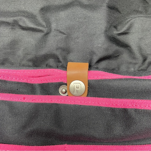 Victoria's Secret PINK messenger style crossbody/ laptop case with padded bottom - Picture 8 of 8